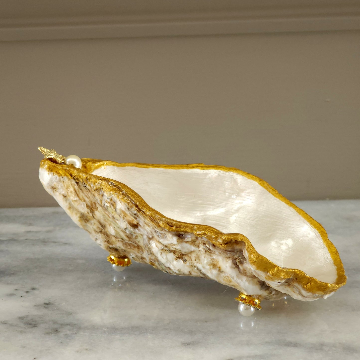 Oyster Shell Trinket Dish - Pearl White & Gold with Sea Turtle Charm