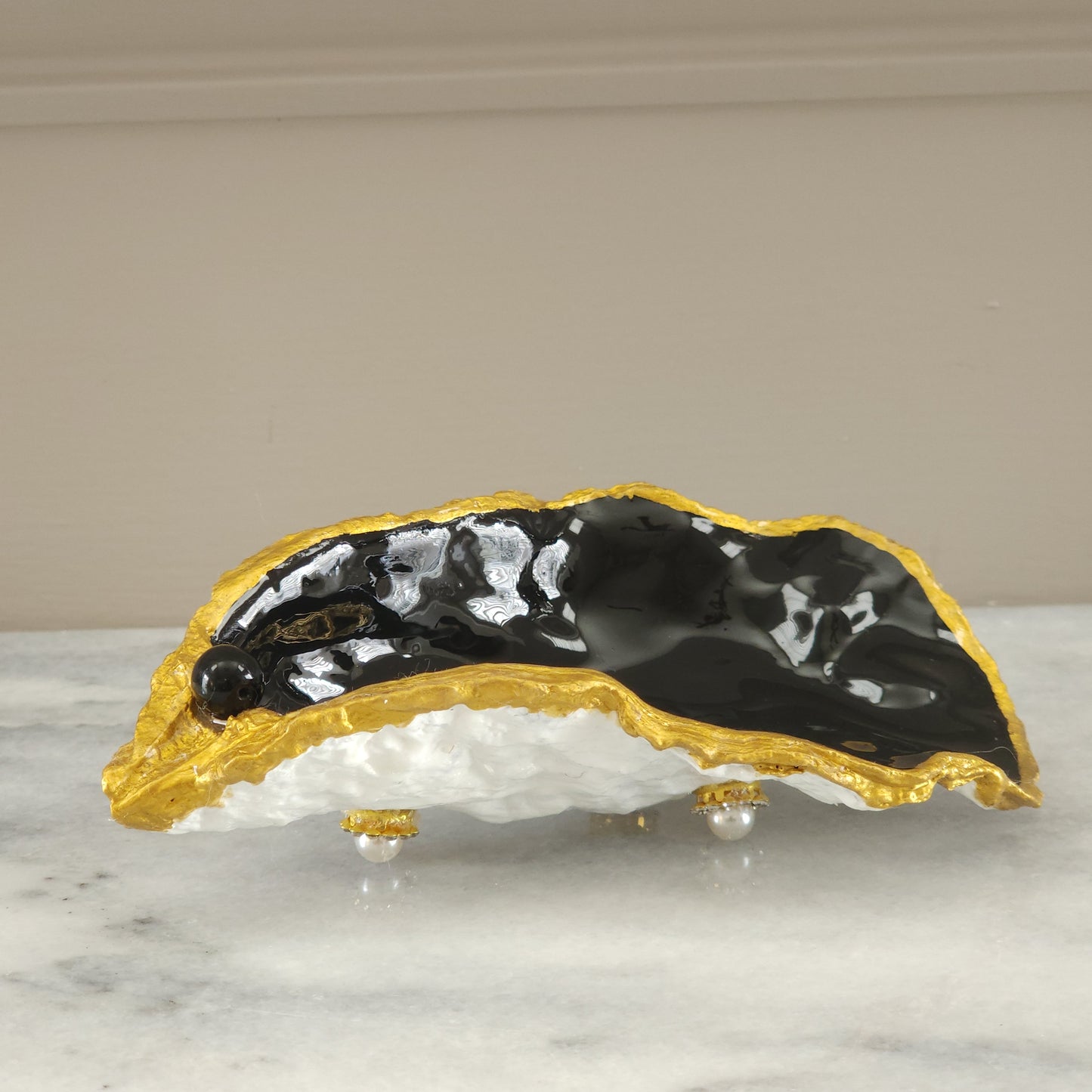Oyster Shell Trinket Dish - Matte Black & Gold with Starfish Charms