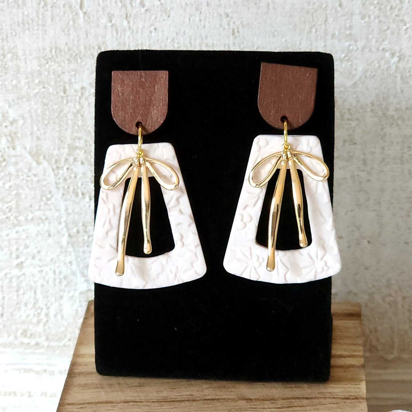 White Trapezoid Bow Earrings